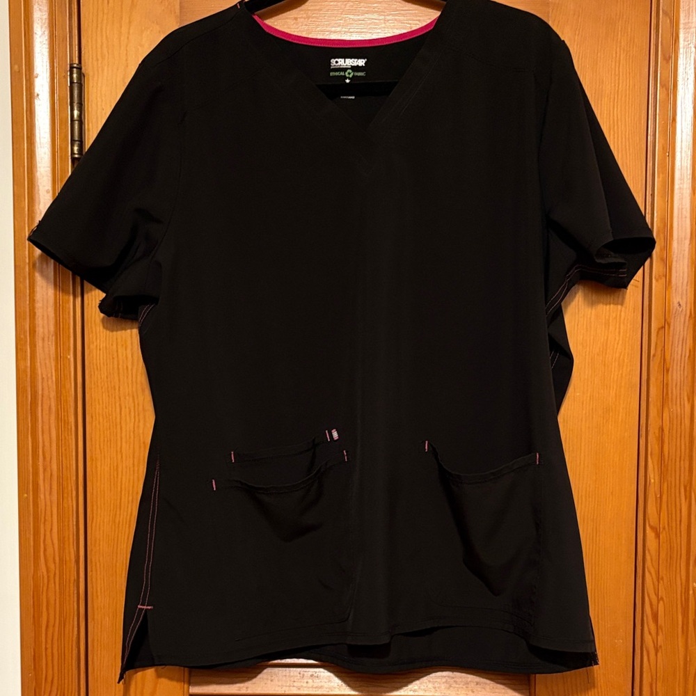 Women’s scrub top